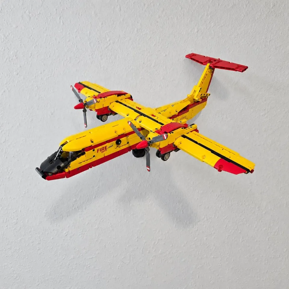 Firefighter Aircraft (42152) — adjustable wall mount