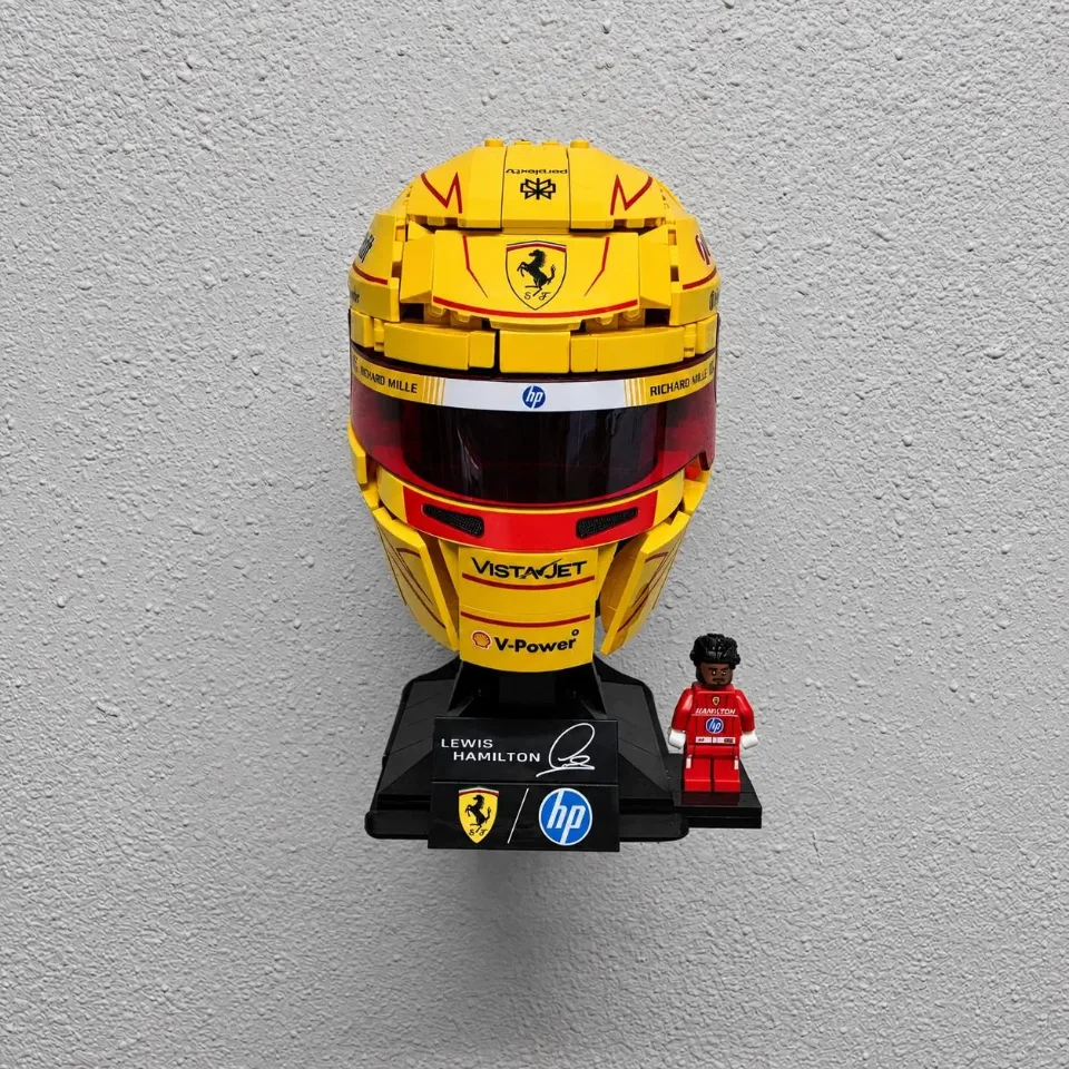 Wall Mount for LEGO® HP Lewis Hamilton Helmet (43022)