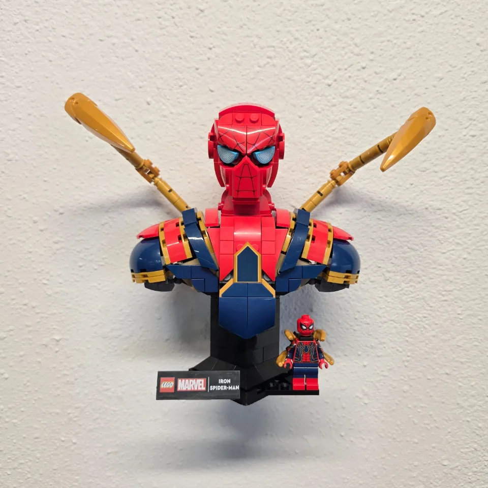 Wall Mount for LEGO® Iron Spider-Man Bust (76326)