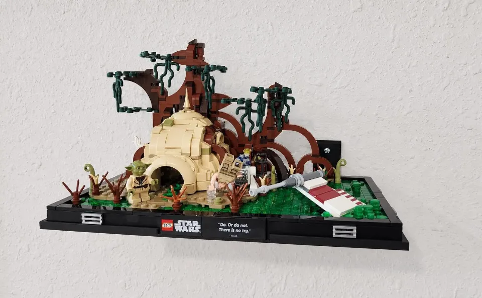 Wall Mount for LEGO® Dagobah™ Jedi™ Training Diorama (75330)