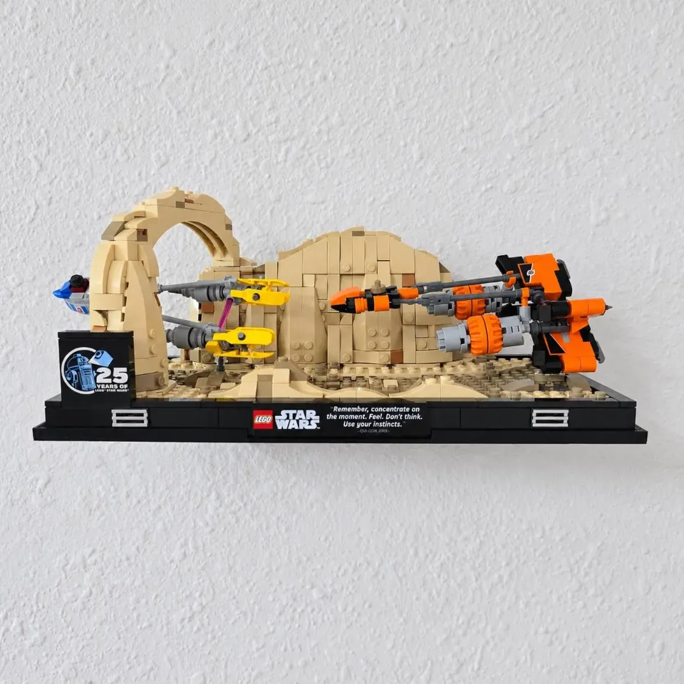 Wall Mount for LEGO® Mos Espa Podrace™ Diorama (75380)