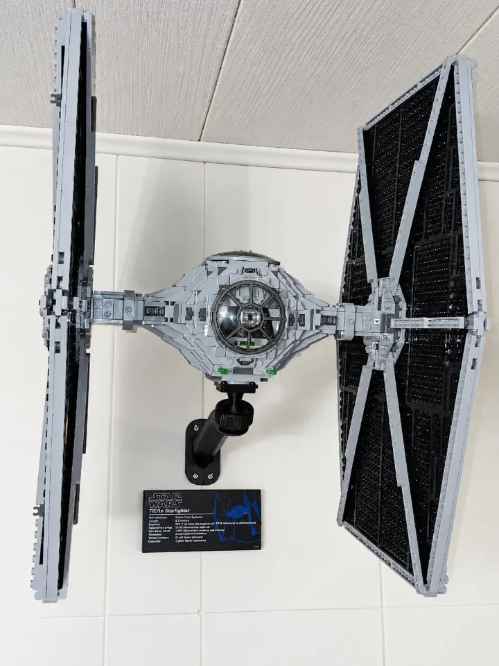 TIE Fighter (75095) — adjustable wall mount