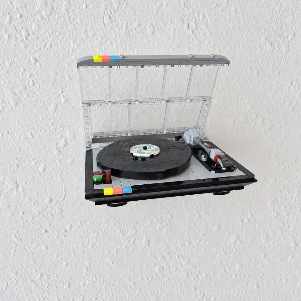 Simple Wall Mount for LEGO® Retro Record Player (40699)