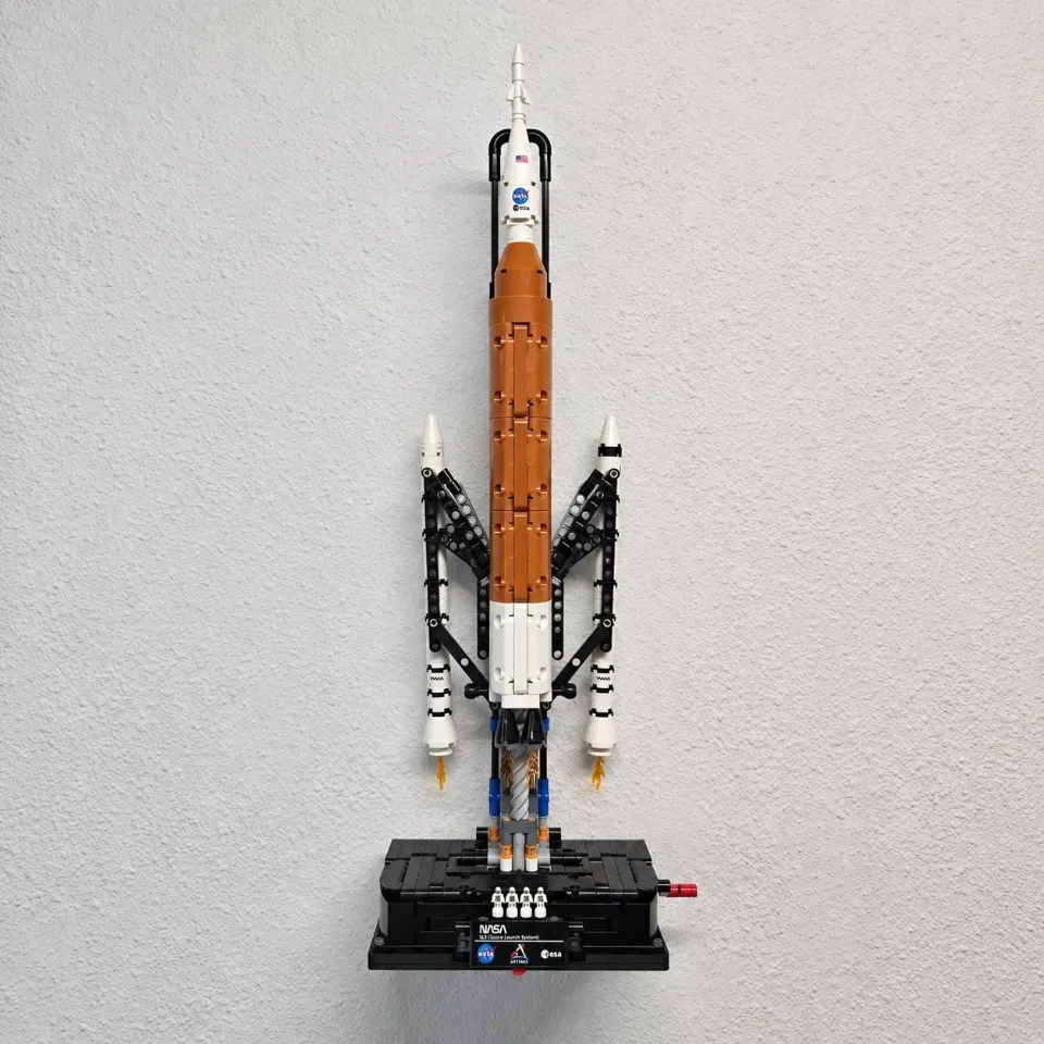 NASA Artemis Space Launch System Rocket (42221) — wall mount