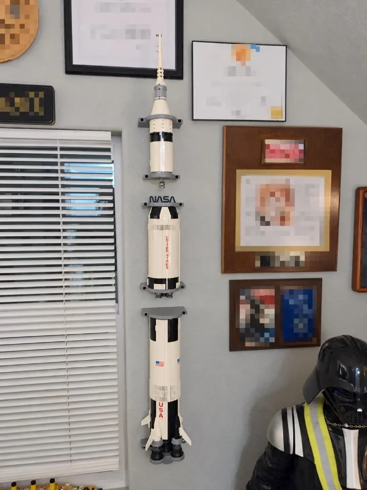 Saturn V Rocket (92176) — wall mount