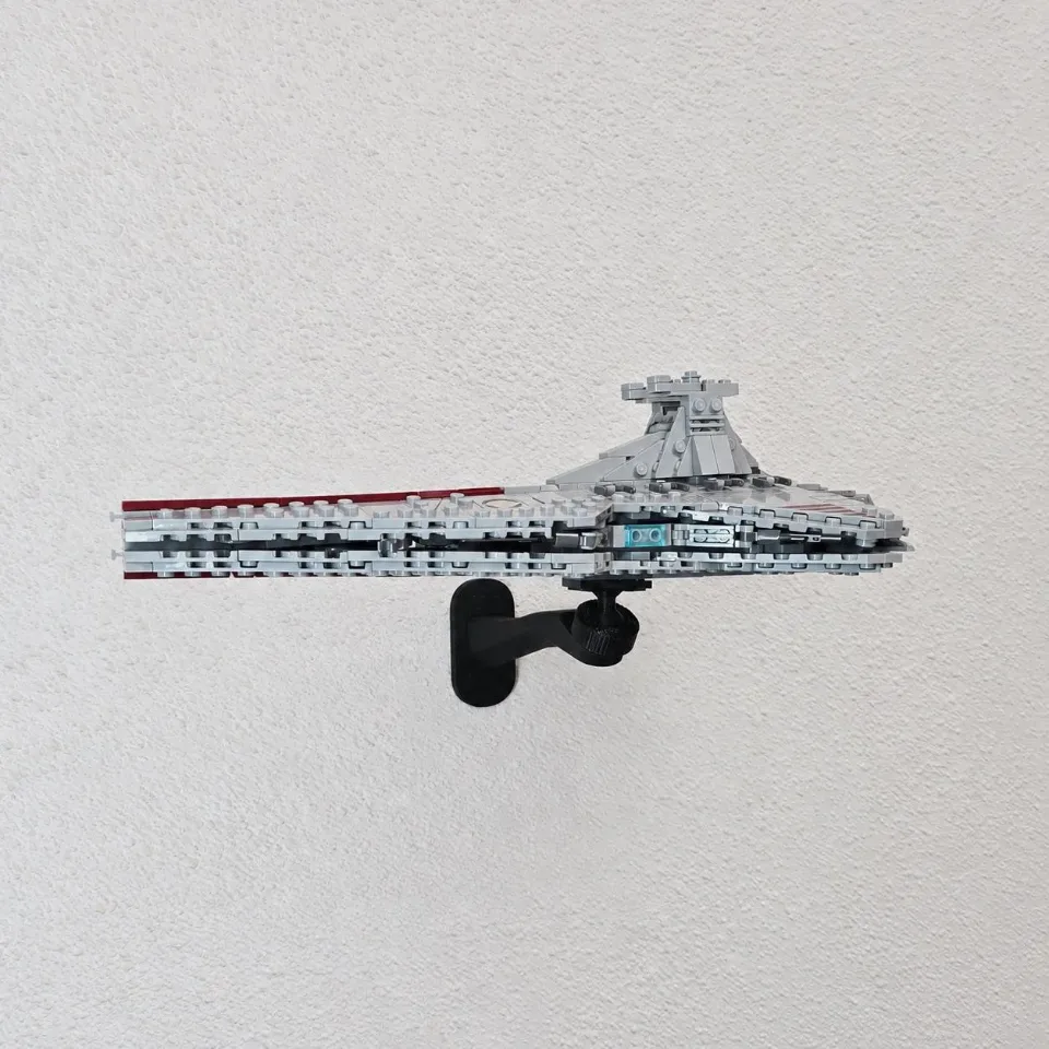 Venator-Class Attack Cruiser (75441) — adjustable wall mount