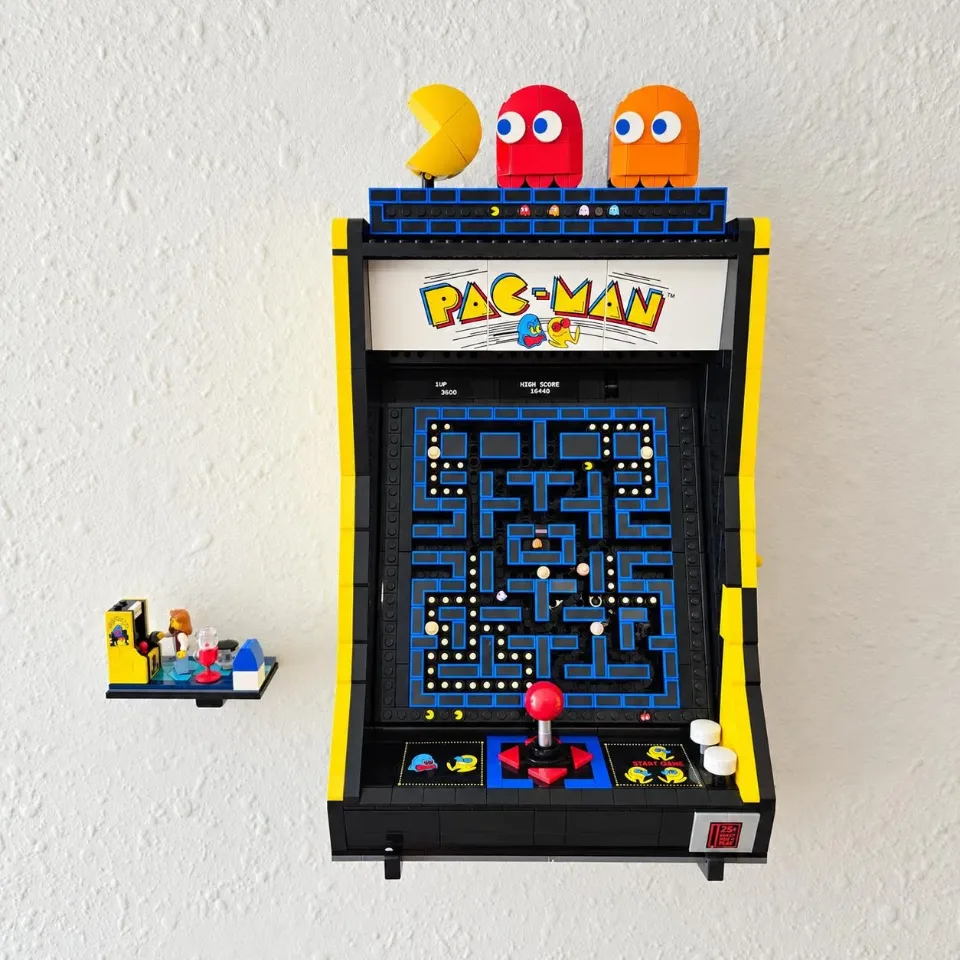 PAC-MAN Arcade (10323) — wall mount