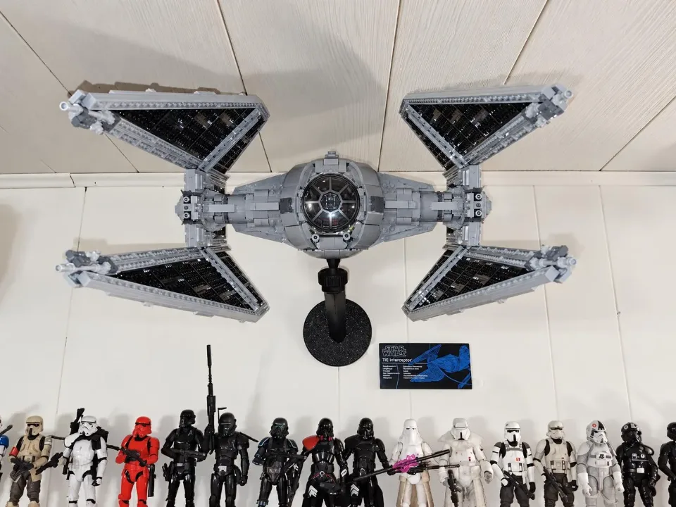 Adjustable Wall Mount for LEGO® UCS Tie Interceptor™ (75382)