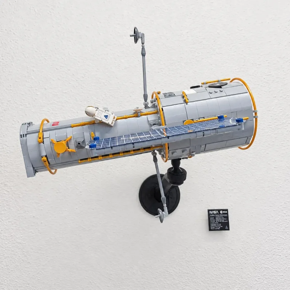 Adjustable Wall Mount for LEGO® Hubble Space Telescope (11382)