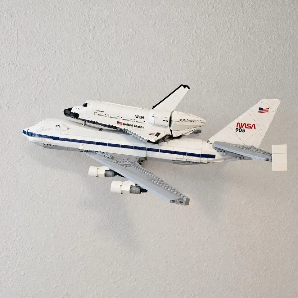 Shuttle Carrier Aircraft (10360) — adjustable wall mount