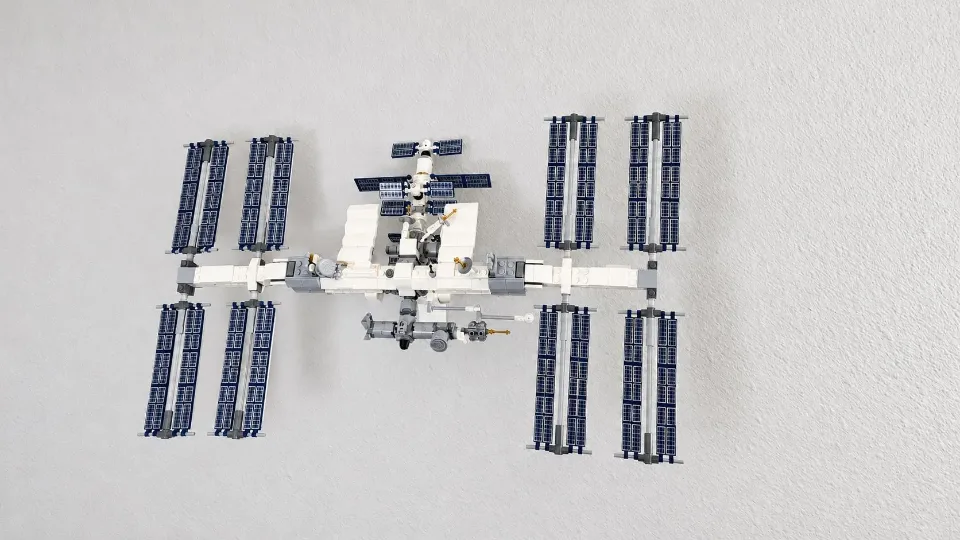 Wall Mount for LEGO® International Space Station (21321)