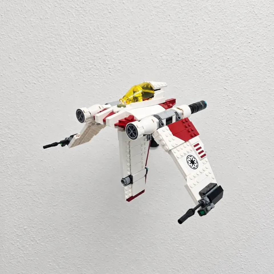 Adjustable Wall Mount for LEGO® V-19 Torrent Starfighter (75432)