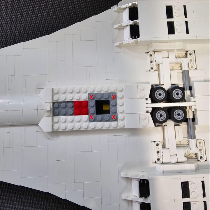 Remove the gray hollow square plate