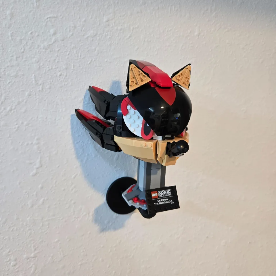 Adjustable Wall Mount for LEGO® Shadow the Hedgehog (77000)