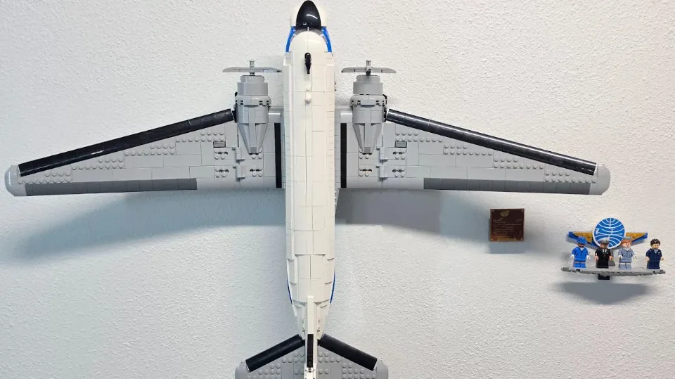Vertical Wall Mount for LEGO® Douglas™ DC-3™ Pan Am® Airliner (11378)