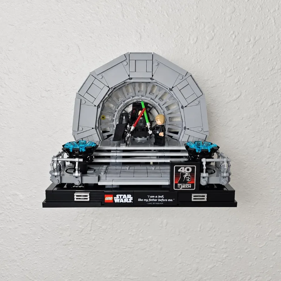 Star Wars dioramas — two-bracket tray wall mount